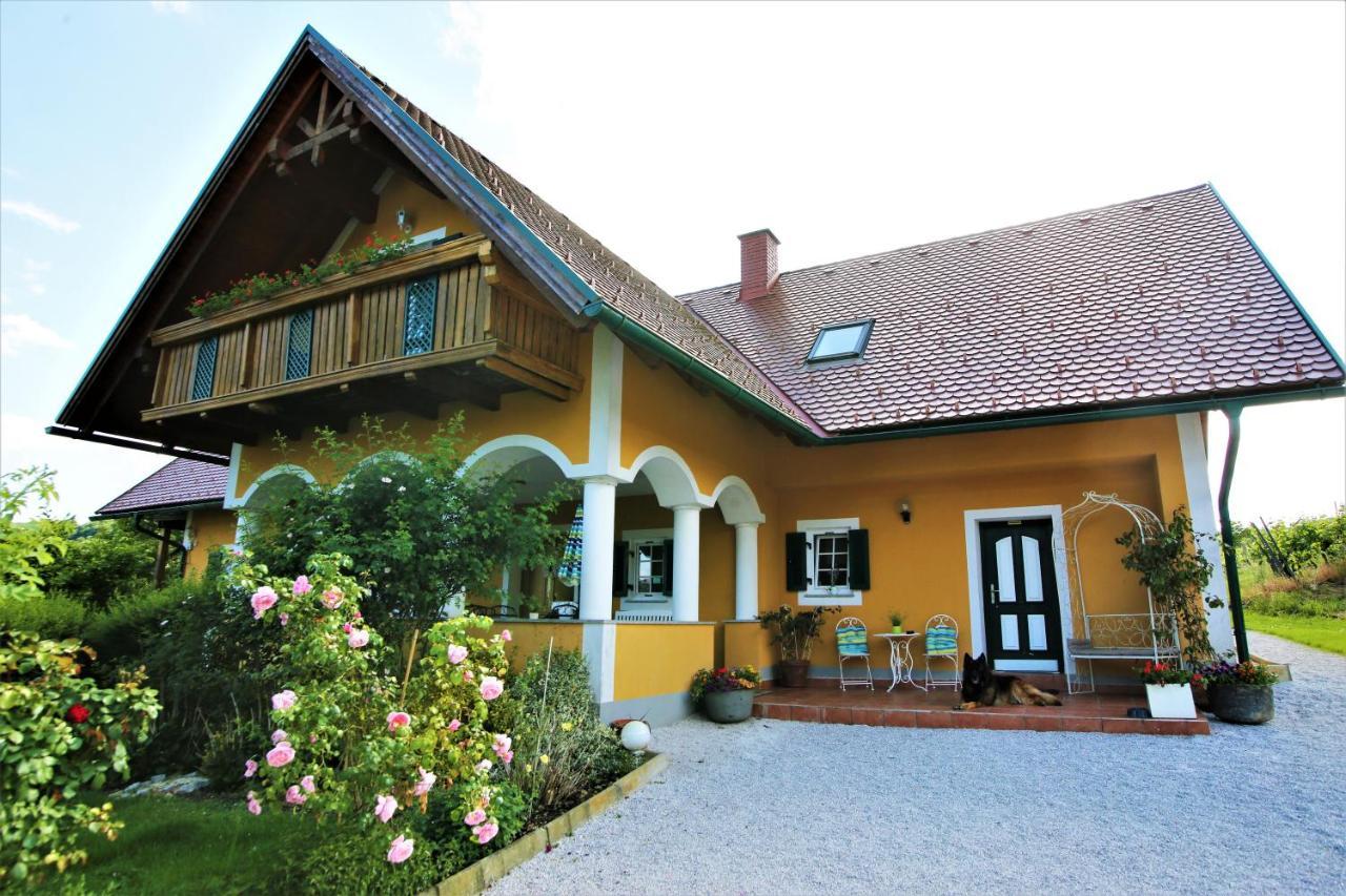Weingut - Ferienhaus Sonja Rohrbacher Gamlitz Exterior foto